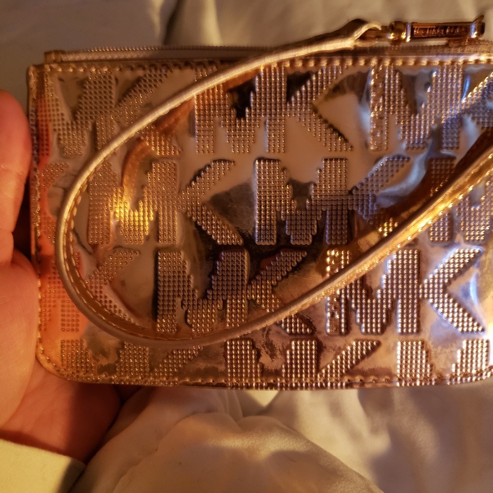 Micheal Kors mini wristlet